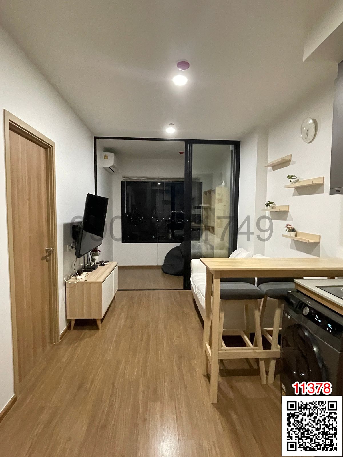 For RentCondoBang kae, Phetkasem : Condo for rent, The Livin Phetkasem, unobstructed view, just 200 m. to MRT Phasi Charoen and Seacon Bang Khae Department Store.
