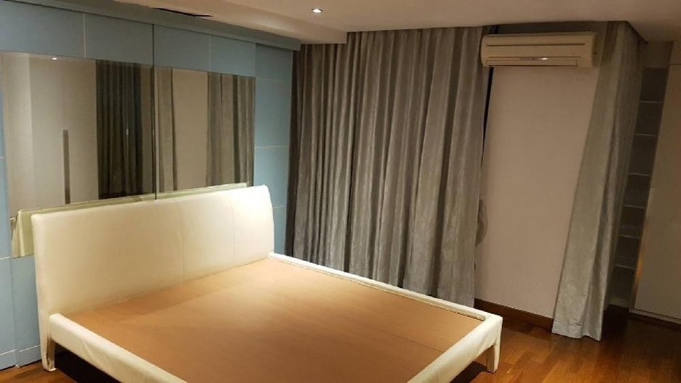 For SaleCondoSukhumvit, Asoke, Thonglor : S-SLPP101  sale condo Supalai Place Sukhumvit 39, size 156 sqm., 2 beds 2 baths, 5th floor, 13.5 million, 064-959-8900