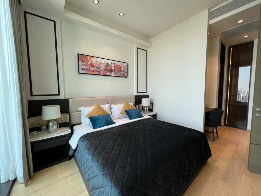 For RentCondoWitthayu, Chidlom, Langsuan, Ploenchit : for rent 1 bedroom - High floor at 28 Chidlom