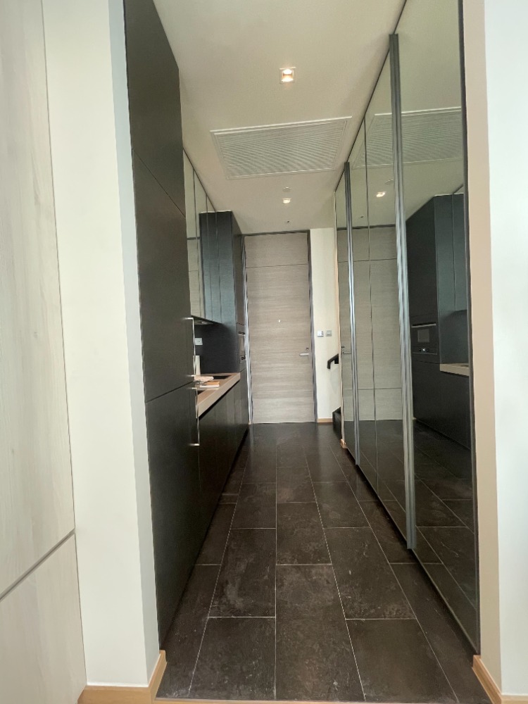 For RentCondoWitthayu, Chidlom, Langsuan, Ploenchit : 1 Bedroom Duplex - high floor on Chidlom Rd.