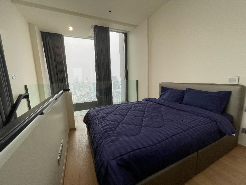 For RentCondoWitthayu, Chidlom, Langsuan, Ploenchit : 1 Bedroom Duplex - high floor on Chidlom Rd.