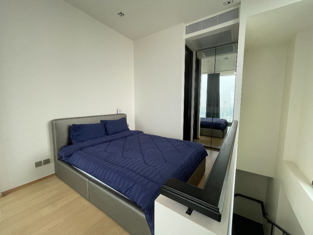 For RentCondoWitthayu, Chidlom, Langsuan, Ploenchit : 1 Bedroom Duplex - high floor on Chidlom Rd.