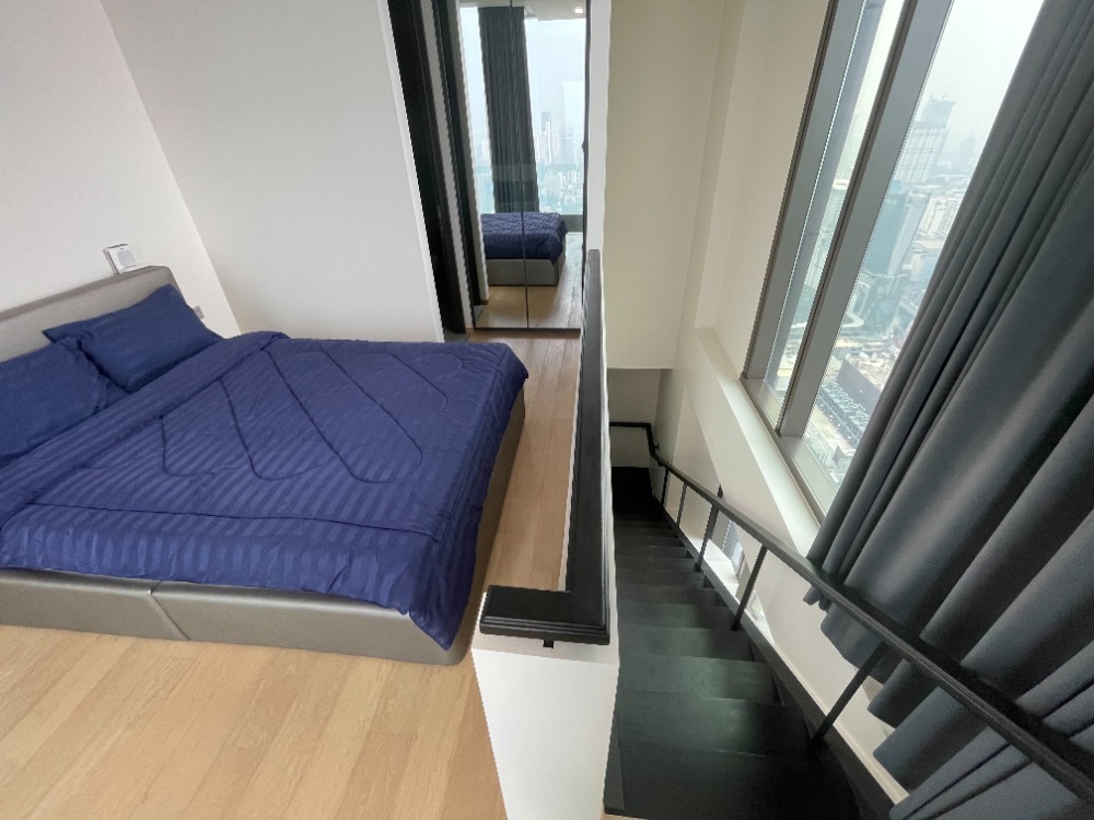 For RentCondoWitthayu, Chidlom, Langsuan, Ploenchit : 1 Bedroom Duplex - high floor on Chidlom Rd.