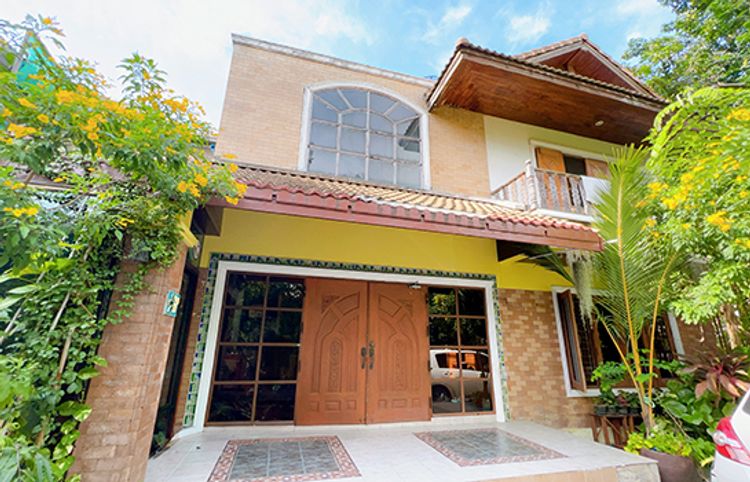 ขายบ้านสุขุมวิท อโศก ทองหล่อ : บ้านเดี่ยว 2 ชั้น ซอยพึงมี 1 สุขุมวิท 93 พื้นที่ 200 ตารางวา 6/11/67