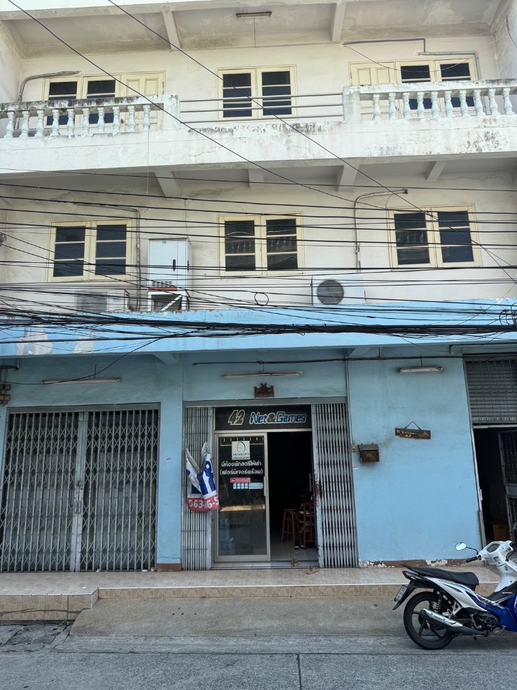 For SaleShop HouseBang kae, Phetkasem : 4-story commercial building for sale, Soi Phetkasem 42, very cheap. If interested, contact Line @841qqlnr
