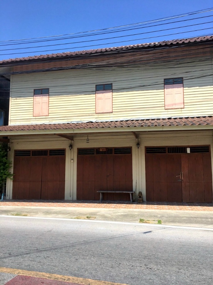 ขายบ้านนครศรีธรรมราช : ขาย บ้าน 2 ชั้น ทรงโบราณ ร่วมสมัย 102.7 ตารางวา 4 ห้องนอน 2 ห้องน้ำ ตำบล กำโลน อำเภอ ลานสกา จ.นครศรีธรรมราช ทางไป หมู่บ้านคีรีวง อากาศดีที่สุดในประเทศไทย