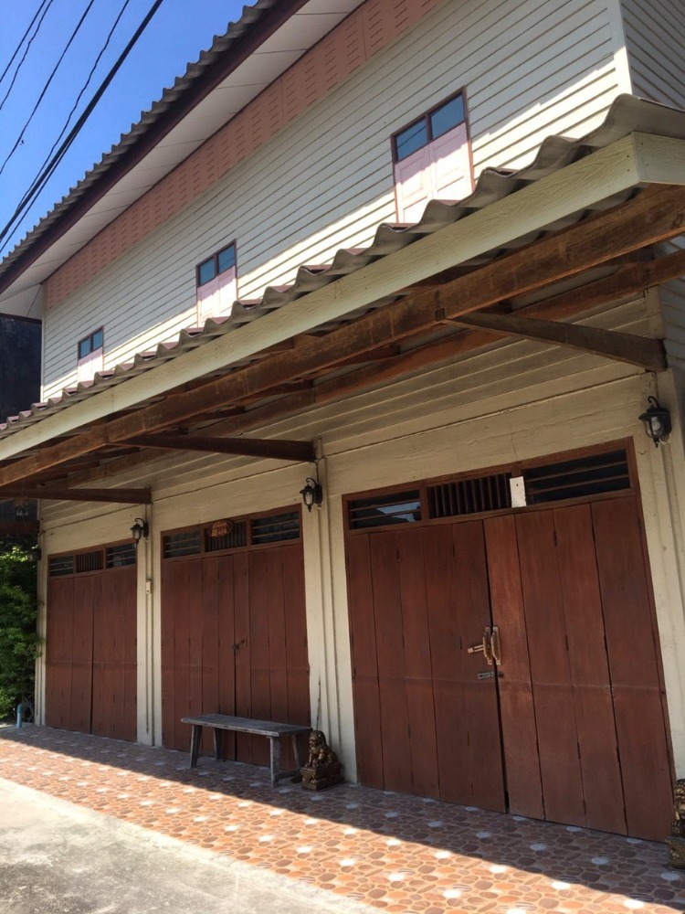 ขายบ้านนครศรีธรรมราช : ขาย บ้าน 2 ชั้น ทรงโบราณ ร่วมสมัย 102.7 ตารางวา 4 ห้องนอน 2 ห้องน้ำ ตำบล กำโลน อำเภอ ลานสกา จ.นครศรีธรรมราช ทางไป หมู่บ้านคีรีวง อากาศดีที่สุดในประเทศไทย