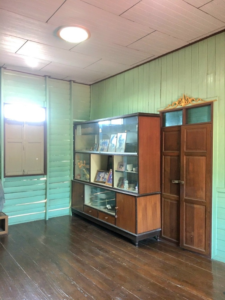 ขายบ้านนครศรีธรรมราช : ขาย บ้าน 2 ชั้น ทรงโบราณ ร่วมสมัย 102.7 ตารางวา 4 ห้องนอน 2 ห้องน้ำ ตำบล กำโลน อำเภอ ลานสกา จ.นครศรีธรรมราช ทางไป หมู่บ้านคีรีวง อากาศดีที่สุดในประเทศไทย