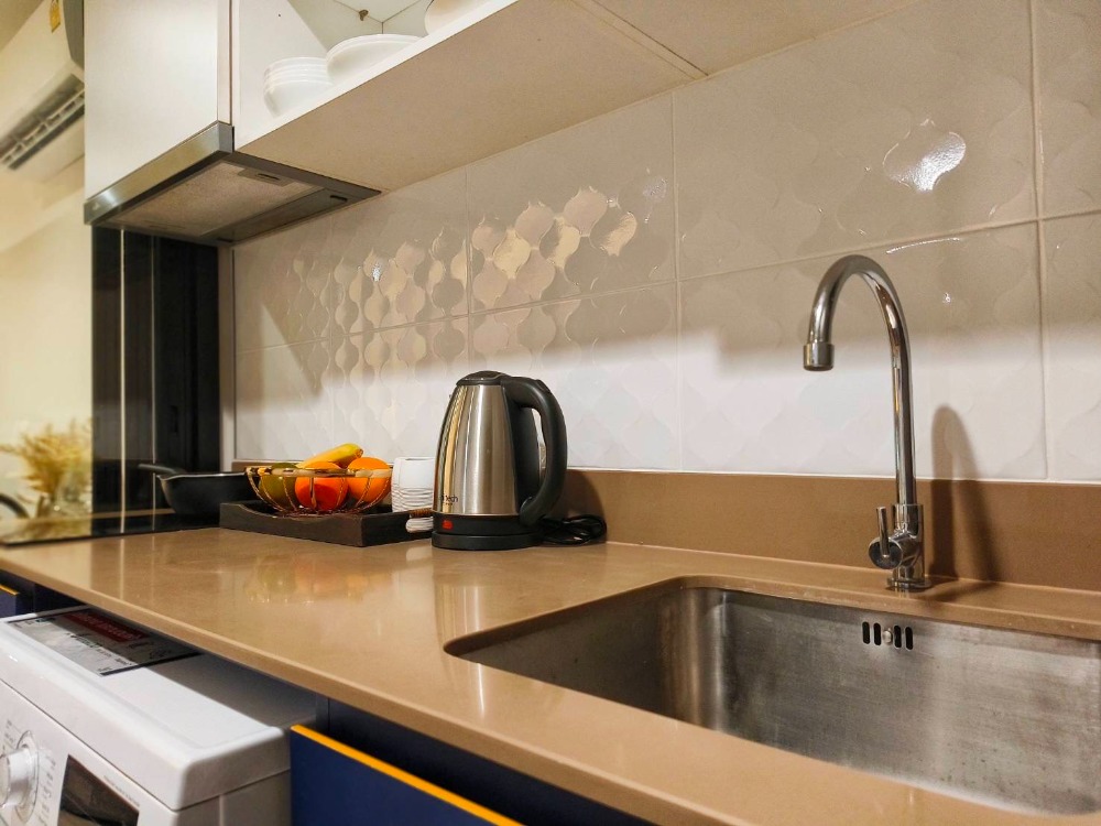 ขายคอนโดภูเก็ต : เดอะเบส เซ็นทรัล Condo for Sale in Town, Phuket