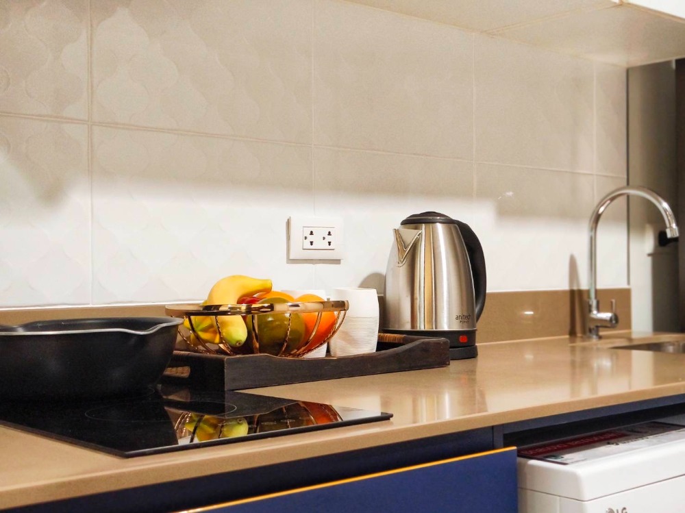 ขายคอนโดภูเก็ต : เดอะเบส เซ็นทรัล Condo for Sale in Town, Phuket