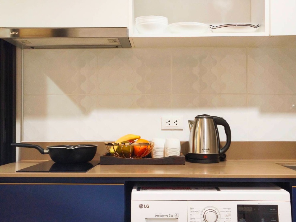 ขายคอนโดภูเก็ต : เดอะเบส เซ็นทรัล Condo for Sale in Town, Phuket