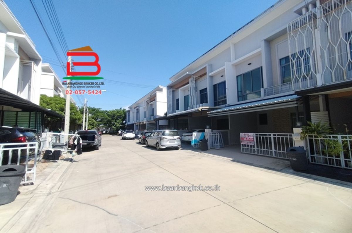 ขายทาวน์โฮมลาดกระบัง สุวรรณภูมิ : ทาวน์โฮม เดอะเมทโทร พระราม9-กรุงเทพกรีฑา เนื้อที่ 19.7 ตรว. ถนนกรุงเทพกรีฑา เขตสะพานสูง กรุงเทพฯ
