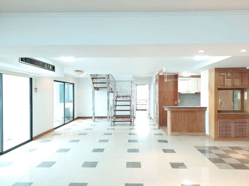 For SaleCondoPattanakan, Srinakarin : City-view Penthouse on Srinakarin Road, near two BTS lines – Regent Srinakarin Tower