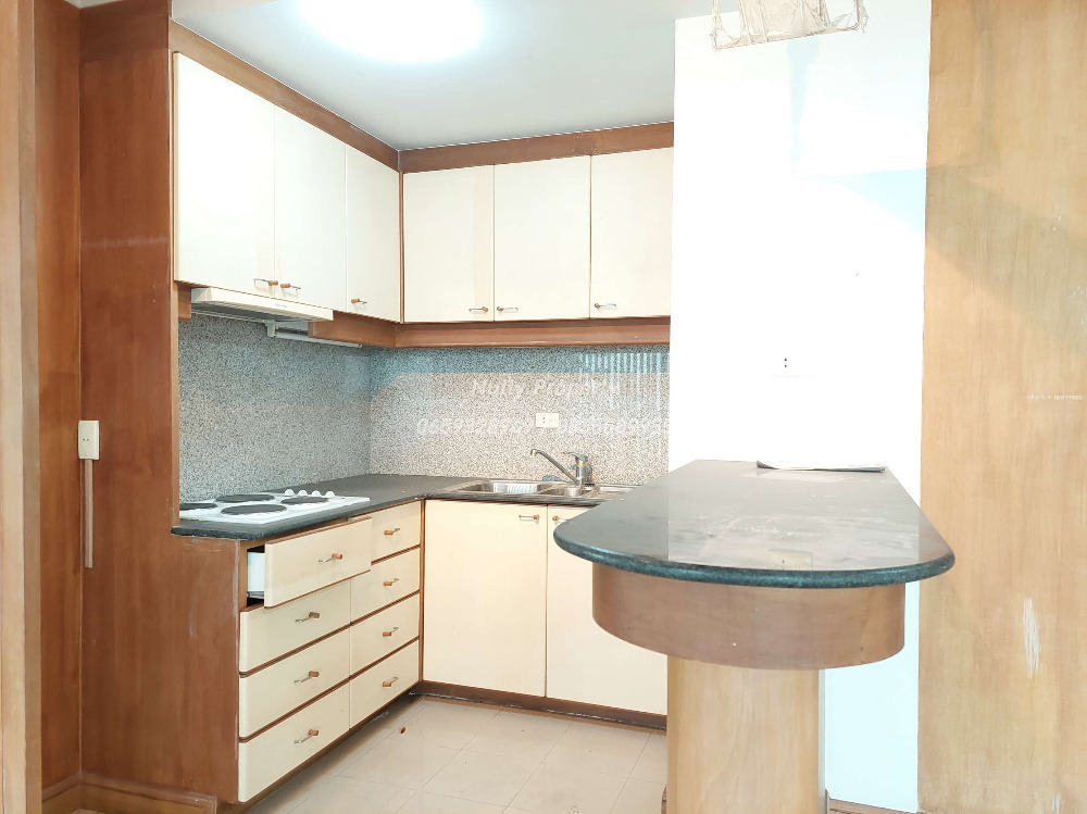 For SaleCondoPattanakan, Srinakarin : City-view Penthouse on Srinakarin Road, near two BTS lines – Regent Srinakarin Tower