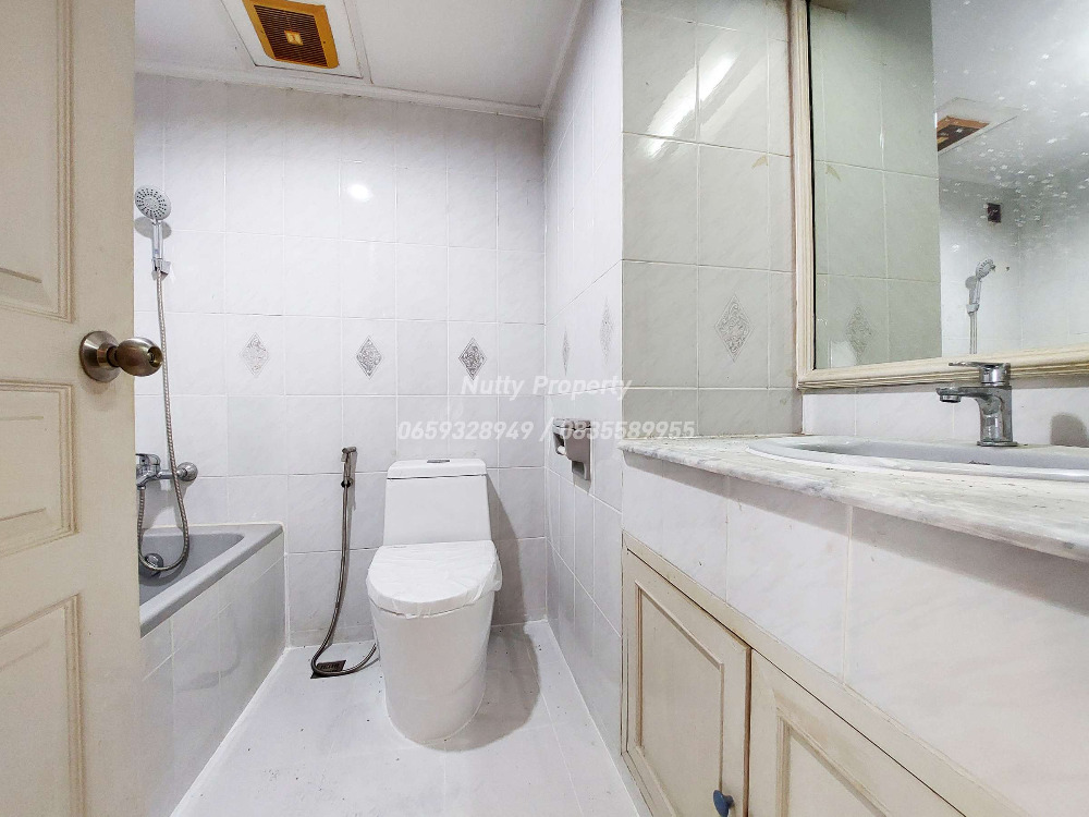 For SaleCondoPattanakan, Srinakarin : City-view Penthouse on Srinakarin Road, near two BTS lines – Regent Srinakarin Tower