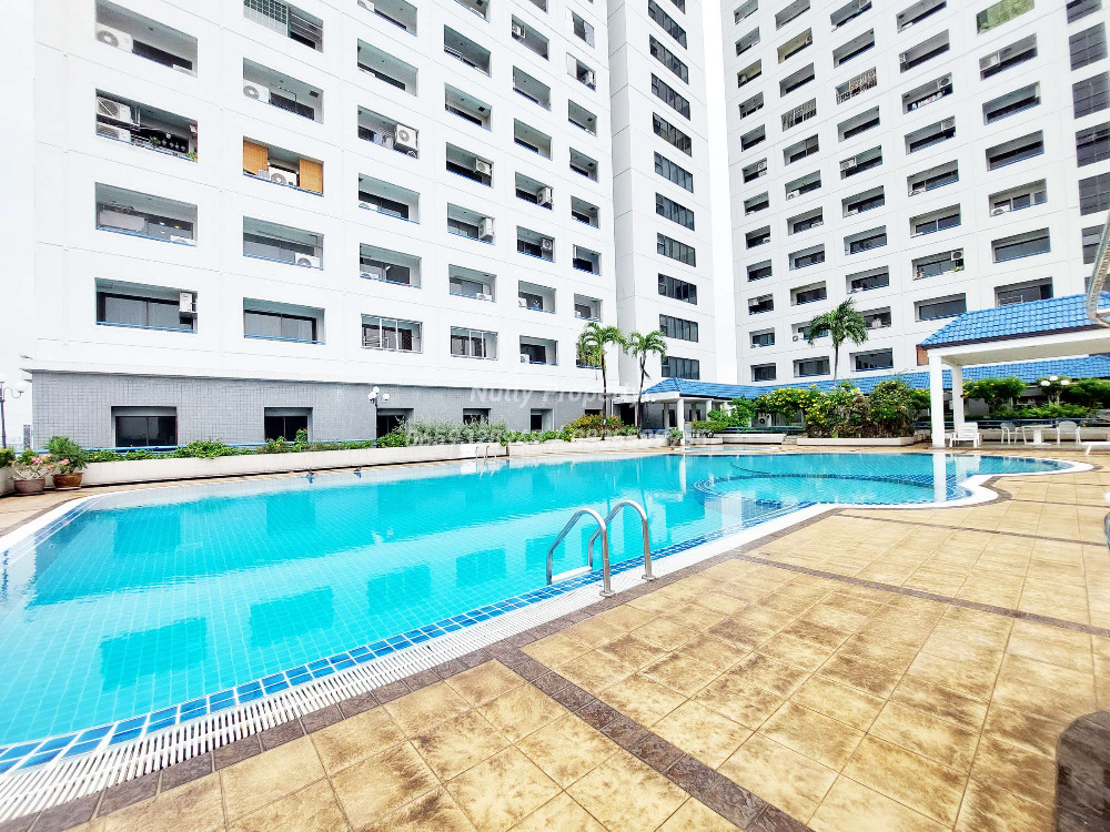 For SaleCondoPattanakan, Srinakarin : City-view Penthouse on Srinakarin Road, near two BTS lines – Regent Srinakarin Tower