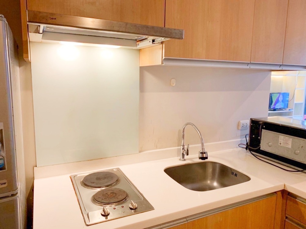 ขายคอนโดพระราม 9 เพชรบุรีตัดใหม่ RCA : ขาย Villa Asoke (วิลล่า อโศก) 48 ตรม. ชั้น 15 1 ห้องนอน สภาพเยี่ยม ตกแต่งครบ