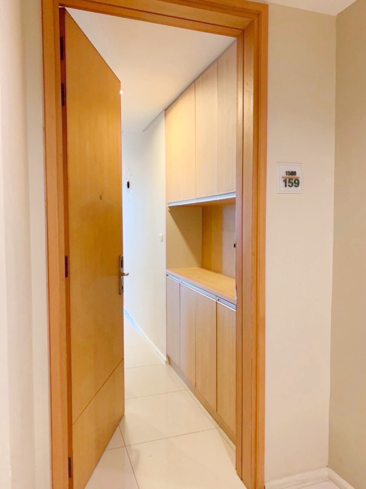 ขายคอนโดพระราม 9 เพชรบุรีตัดใหม่ RCA : ขาย Villa Asoke (วิลล่า อโศก) 48 ตรม. ชั้น 15 1 ห้องนอน สภาพเยี่ยม ตกแต่งครบ