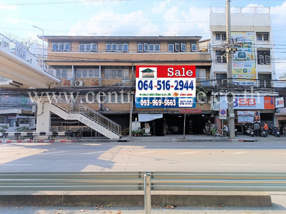 For SaleShop HouseBang Sue, Wong Sawang, Tao Pun : Commercial building next to Prachachuen Road, suitable location for doing business, cheap price.