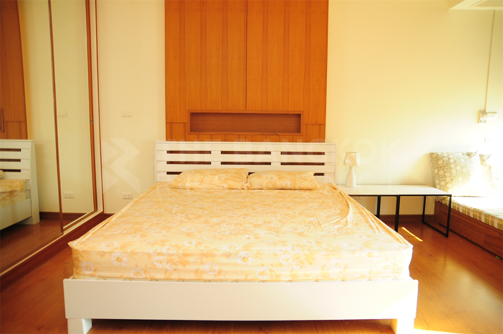 For RentCondoRatchathewi,Phayathai : Address Siam 40 sq.m. Sell & Rent Eng 中 日 Please add LINE ID @806qphgn o8415o5483