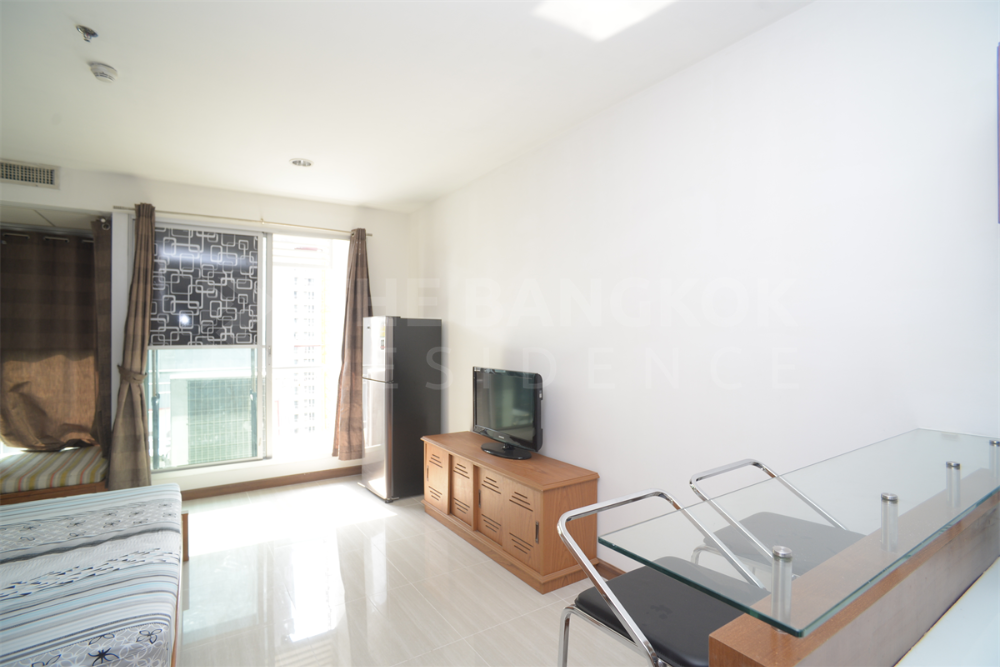 For RentCondoRatchathewi,Phayathai : Address Siam 40 sq.m. Sell & Rent Eng 中 日 Please add LINE ID @806qphgn o8415o5483