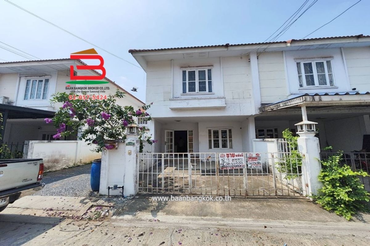 For SaleTownhomePathum Thani,Rangsit, Thammasat : Townhouse, Phattharin Village 1 (Soi 8), corner house, area 18.9 sq m., Ratchapruek Road, Khu Bang Luang Subdistrict, Lat Lum Kaeo District, Pathum Thani Province.