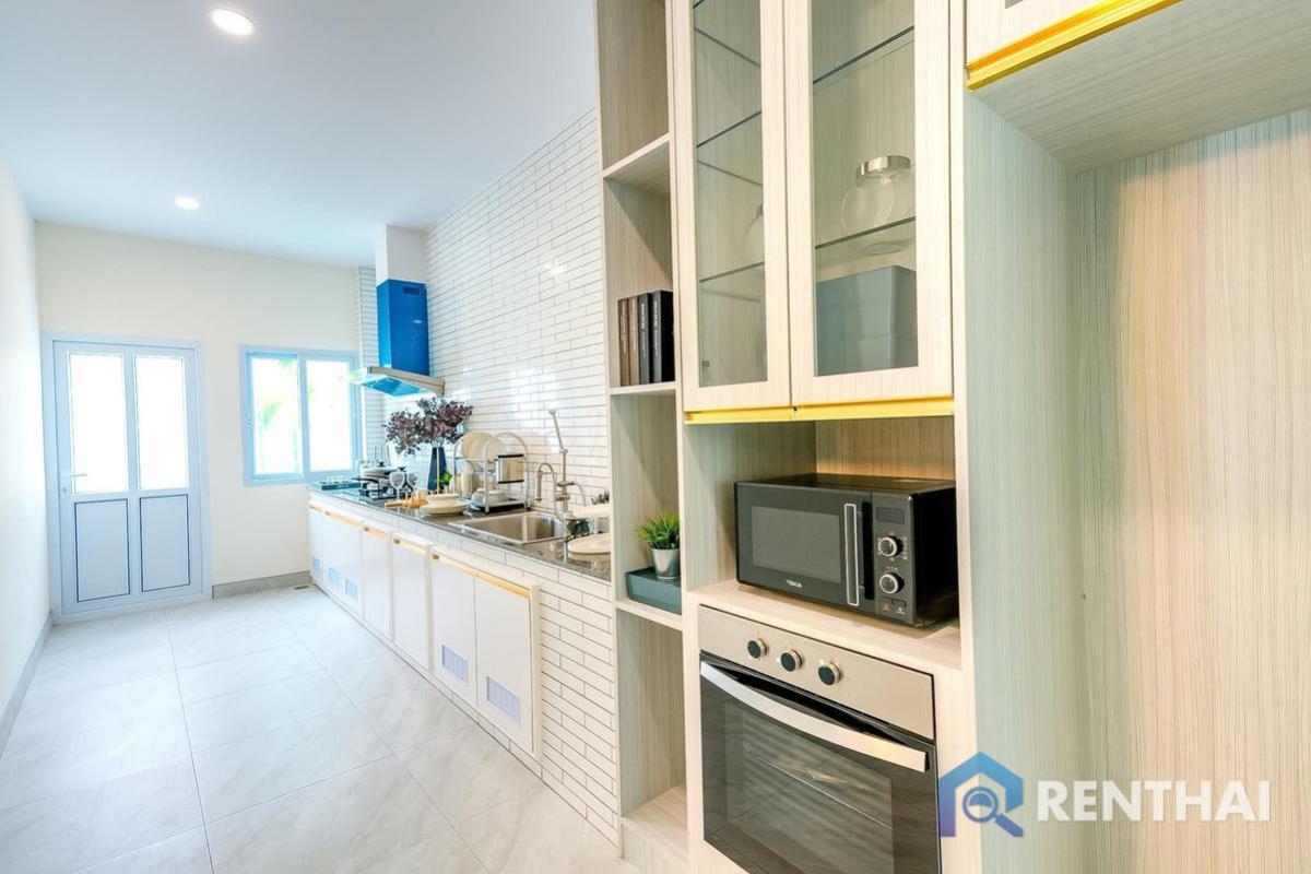 For SaleHousePattaya, Bangsaen, Chonburi : Ready to move in! 5 beds 6 baths luxury villa in Pattaya