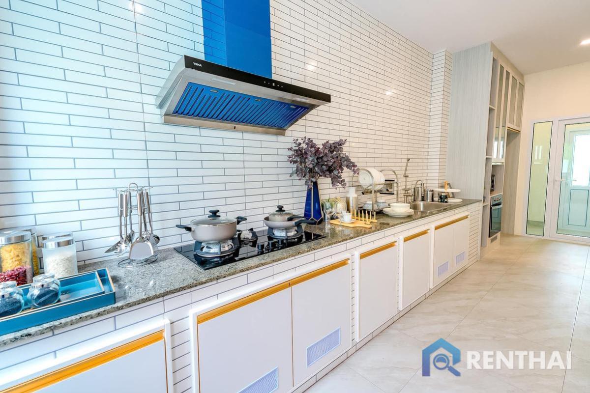 For SaleHousePattaya, Bangsaen, Chonburi : Ready to move in! 5 beds 6 baths luxury villa in Pattaya