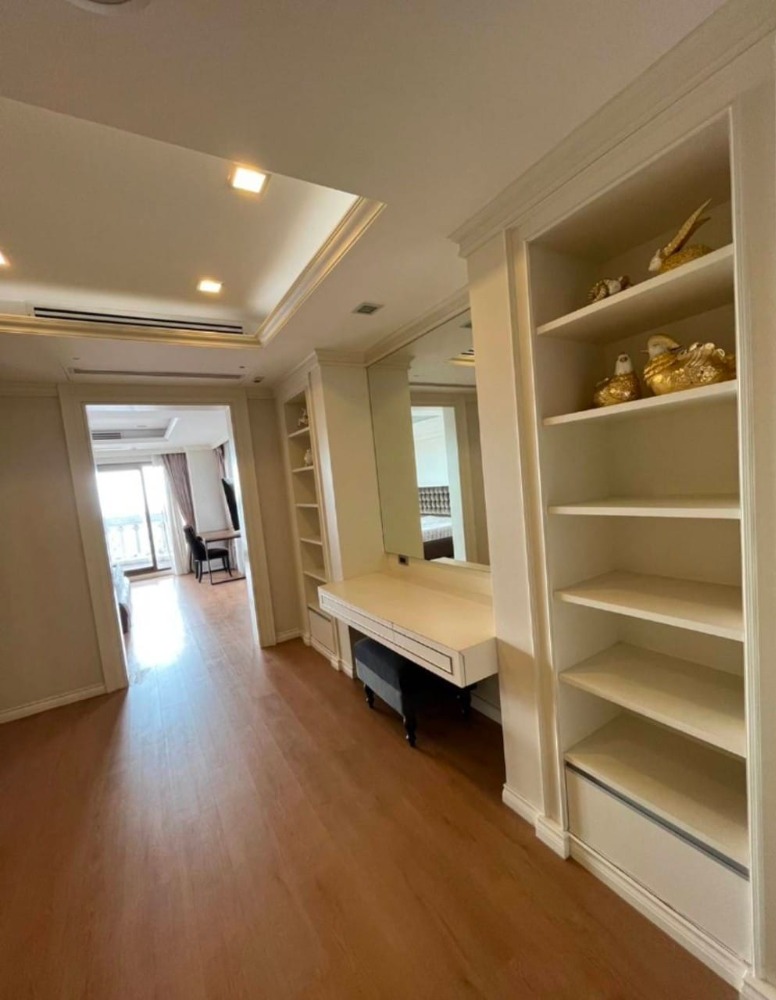 For SaleCondoSilom, Saladaeng, Bangrak : S-STC102  State Tower Condominium, 44th floor, north side, 347 sq m, 3 bedrooms, 3 bathrooms, 33.5million. 064-959-8900