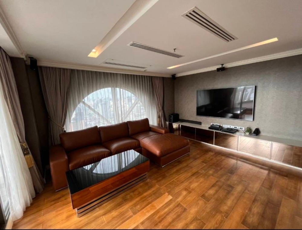 For SaleCondoSilom, Saladaeng, Bangrak : S-STC102  State Tower Condominium, 44th floor, north side, 347 sq m, 3 bedrooms, 3 bathrooms, 33.5million. 064-959-8900