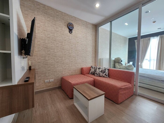 For SaleCondoRattanathibet, Sanambinna : Beautiful room for sale, The Hotel Service Condo, price only 1.95 million baht, hurry up, very cheap.