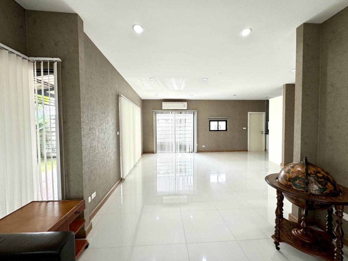 For SaleHouseLadkrabang, Suwannaphum Airport : Single house for sale, large garden, V2 Village, On Nut-Rama 9, end house, DVPY-027