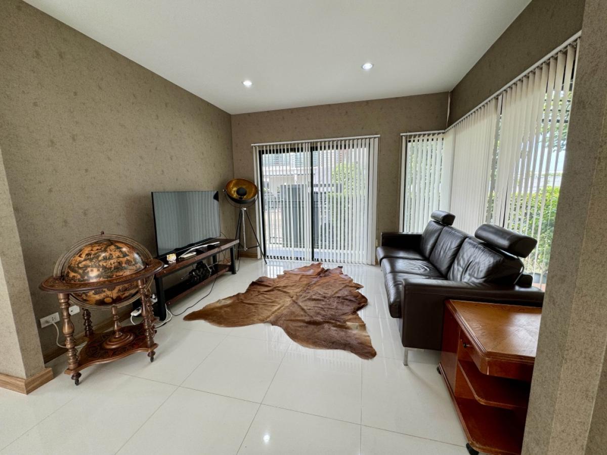 For SaleHouseLadkrabang, Suwannaphum Airport : Single house for sale, large garden, V2 Village, On Nut-Rama 9, end house, DVPY-027