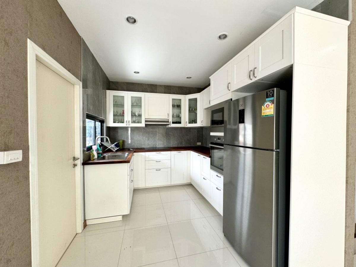 For SaleHouseLadkrabang, Suwannaphum Airport : Single house for sale, large garden, V2 Village, On Nut-Rama 9, end house, DVPY-027