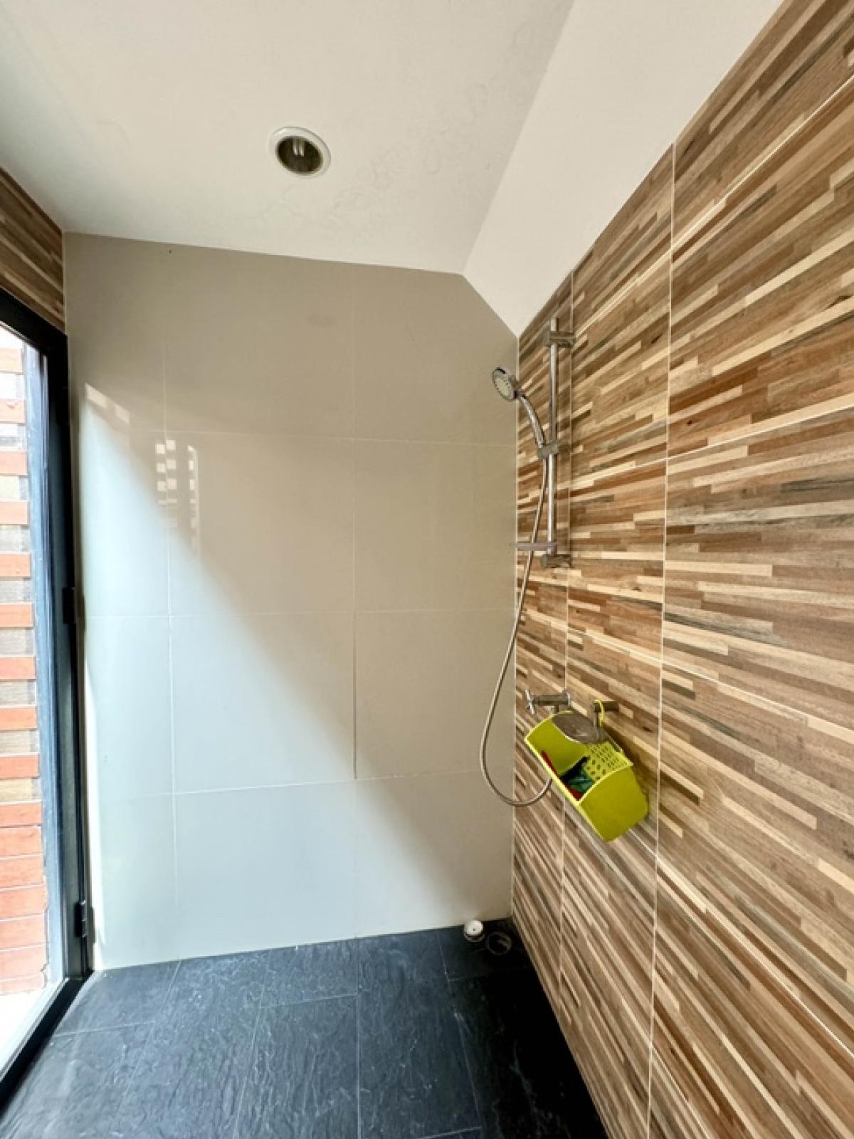 For SaleHouseLadkrabang, Suwannaphum Airport : Single house for sale, large garden, V2 Village, On Nut-Rama 9, end house, DVPY-027