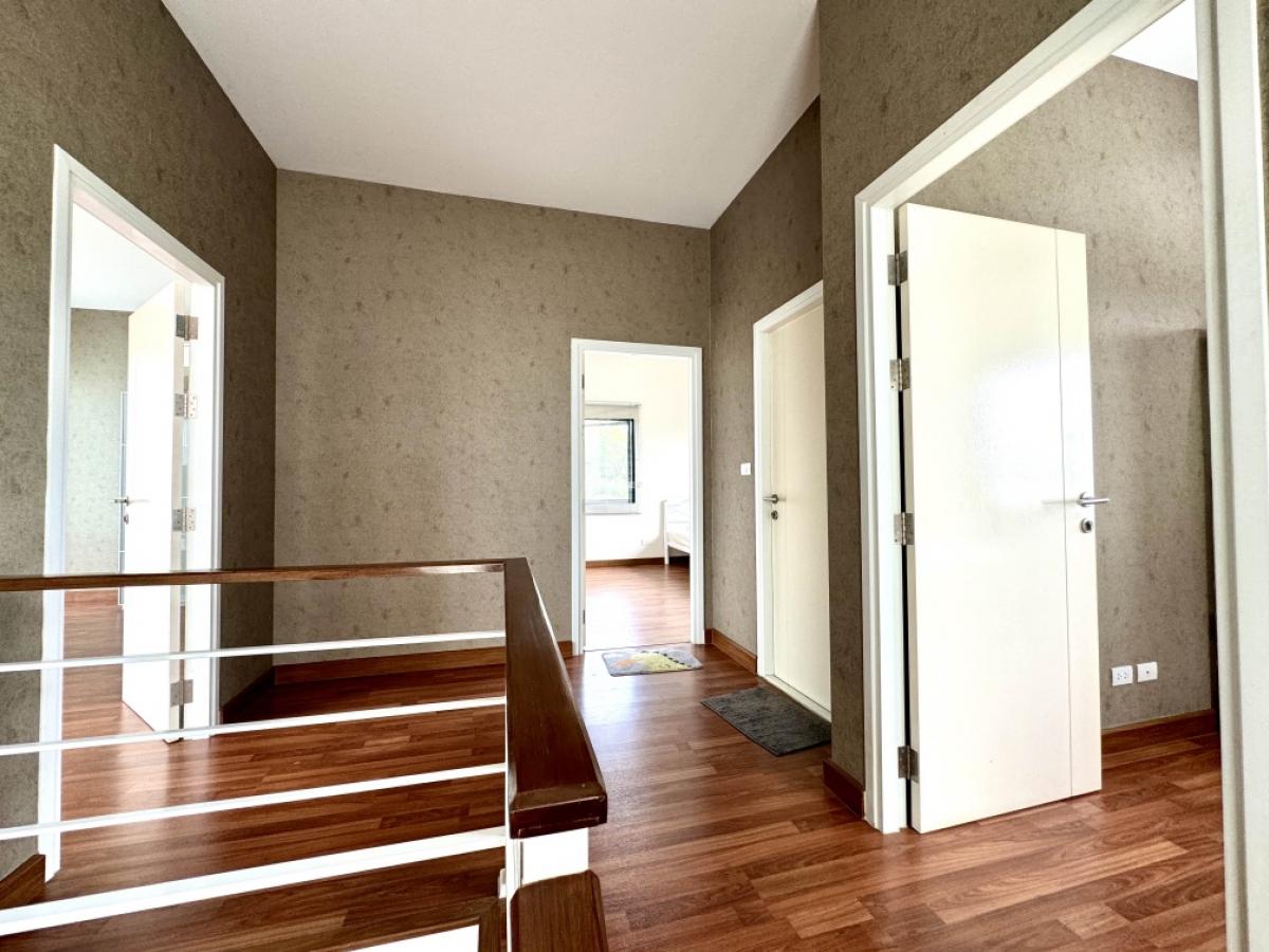 For SaleHouseLadkrabang, Suwannaphum Airport : Single house for sale, large garden, V2 Village, On Nut-Rama 9, end house, DVPY-027