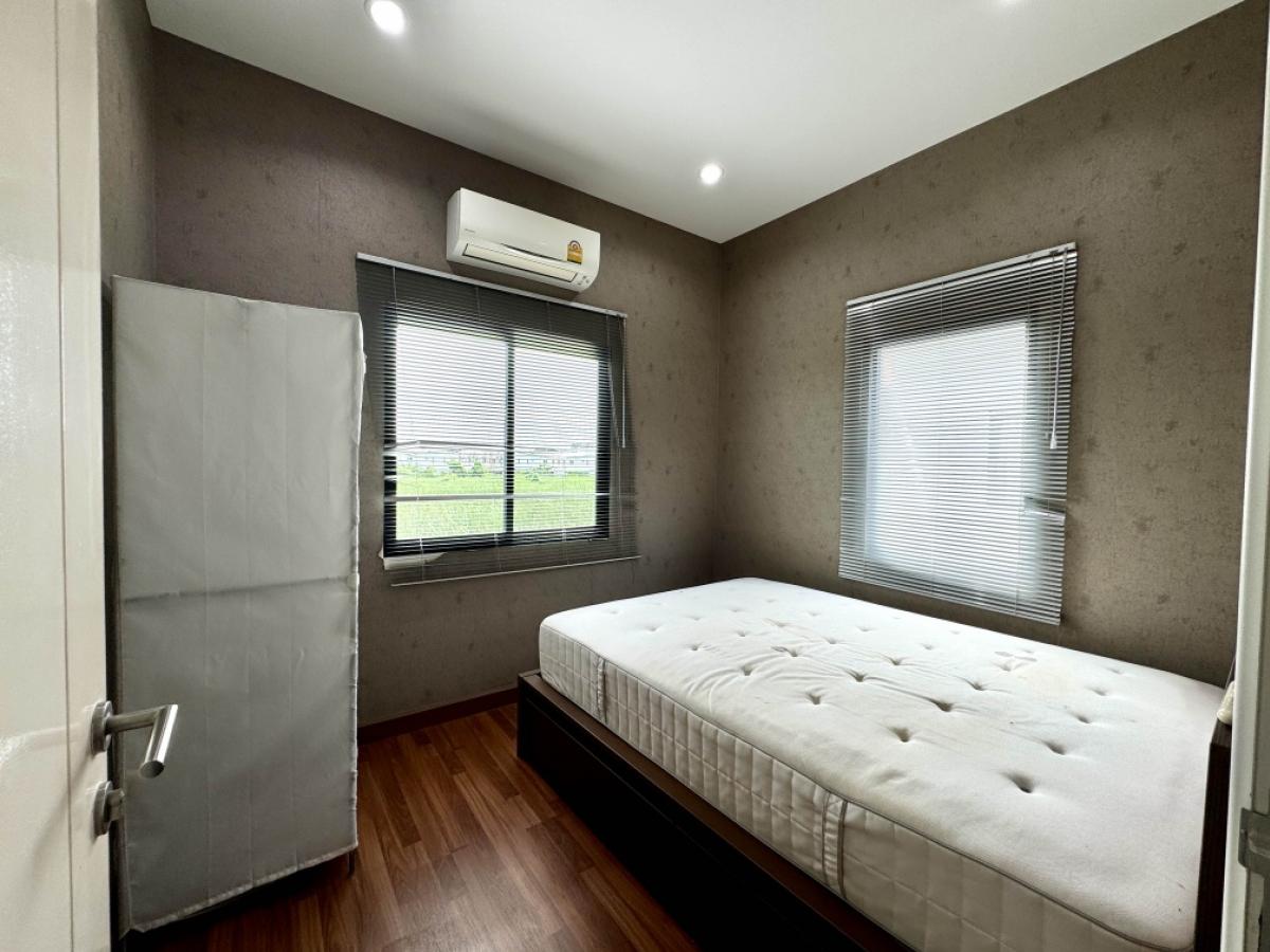 For SaleHouseLadkrabang, Suwannaphum Airport : Single house for sale, large garden, V2 Village, On Nut-Rama 9, end house, DVPY-027