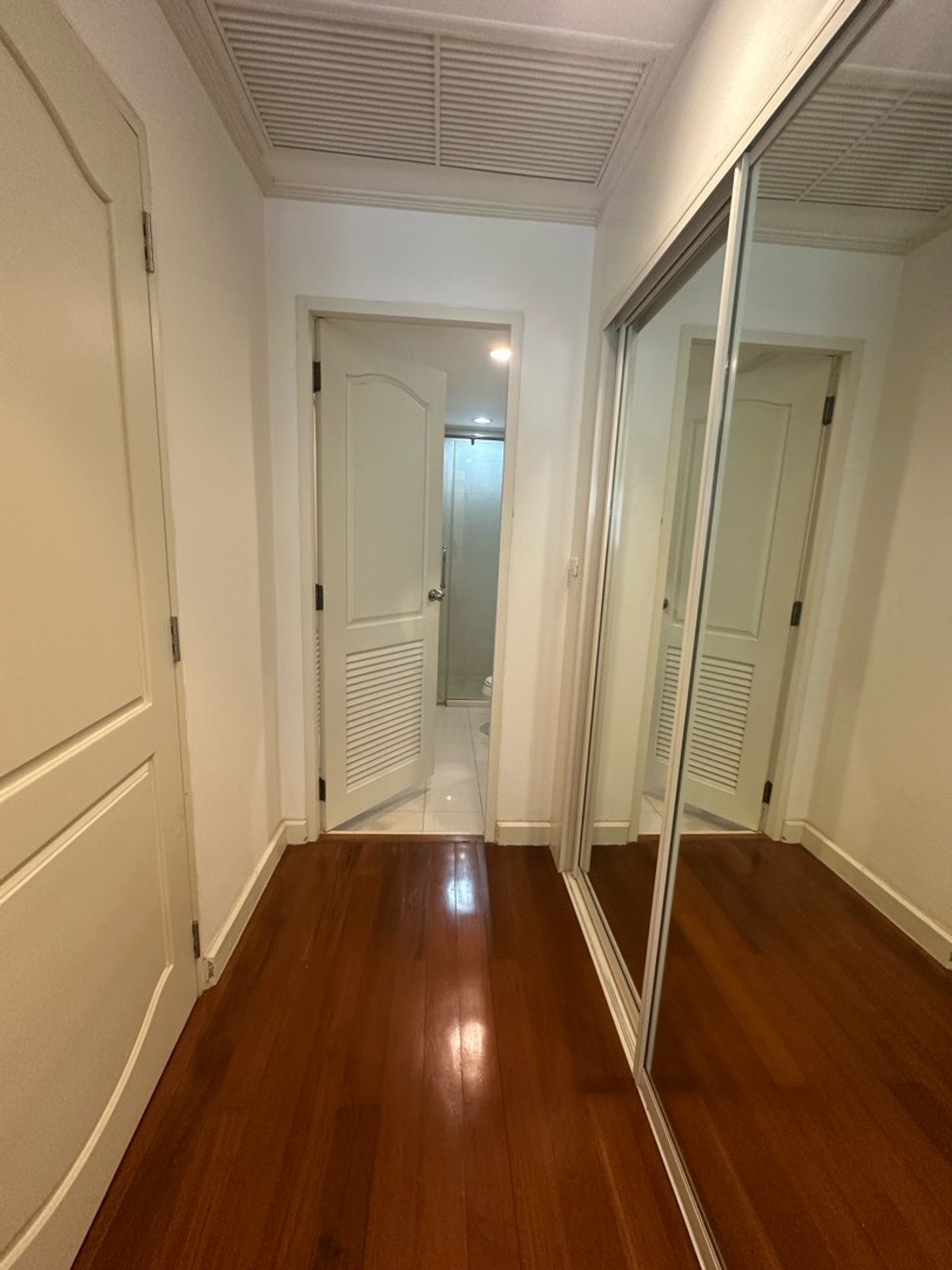 For RentCondoSukhumvit, Asoke, Thonglor : 2 bedroom unit for rent on soi Sukhumvit 36 (low floor but greenery view)