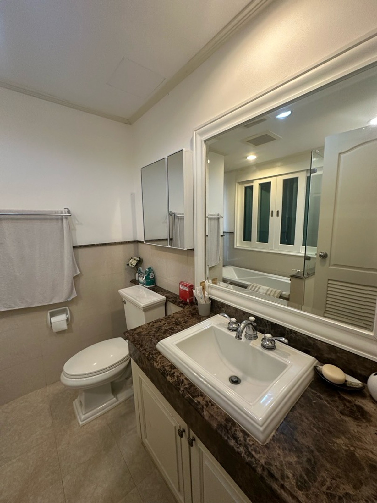 For RentCondoSukhumvit, Asoke, Thonglor : 2 bedroom unit for rent on soi Sukhumvit 36 (low floor but greenery view)