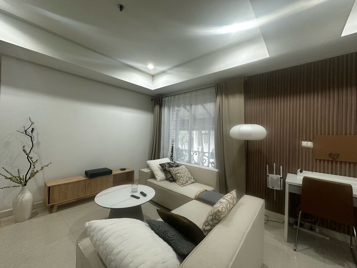 ให้เช่าคอนโดสุขุมวิท อโศก ทองหล่อ : ให้เช่าคอนโดขนาด 85 ตรม ห้องกว้าง เงียบ เพียง 5 นาทีจากรถไฟฟ้าสถานีทองหล่อ