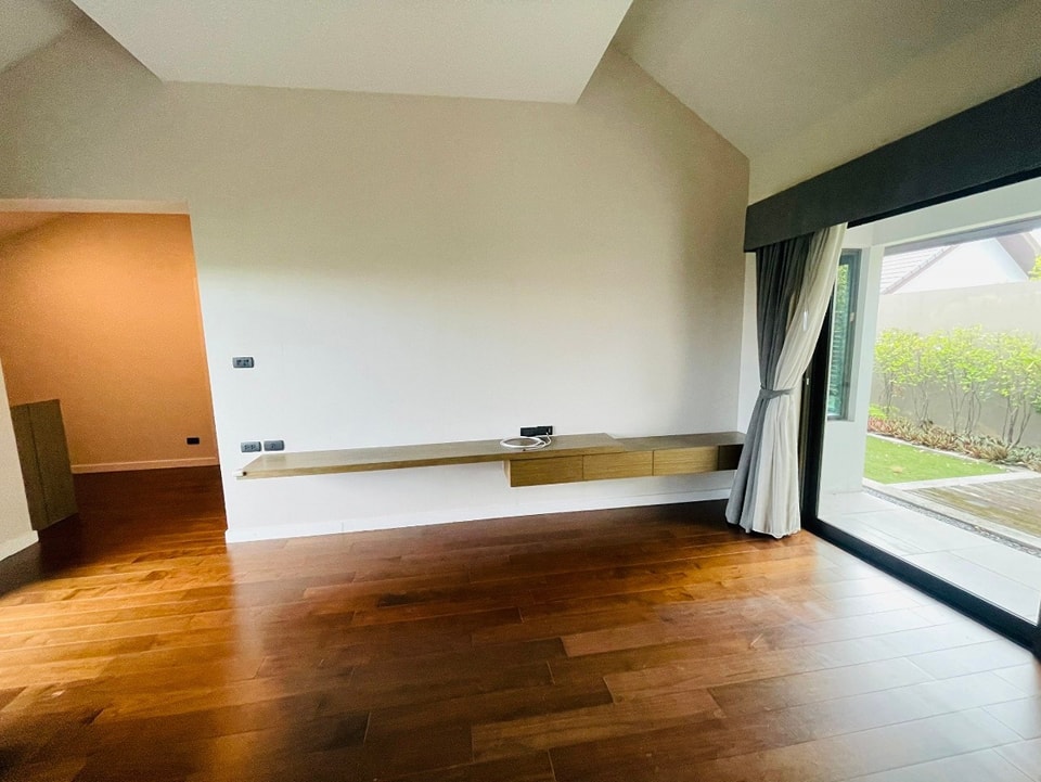 ขายบ้านเลียบทางด่วนรามอินทรา : S-NVN101  ไพรเวท เนอวานา เรสซิเดนซ์ ซอยโยธินพัฒนา ขนาด 54.4ตรว. 3ชั้น พื้นที่ใช้สอย 350 ตรม. 4นอน 4น้ำ 24.99ล้าน 064-959-8900