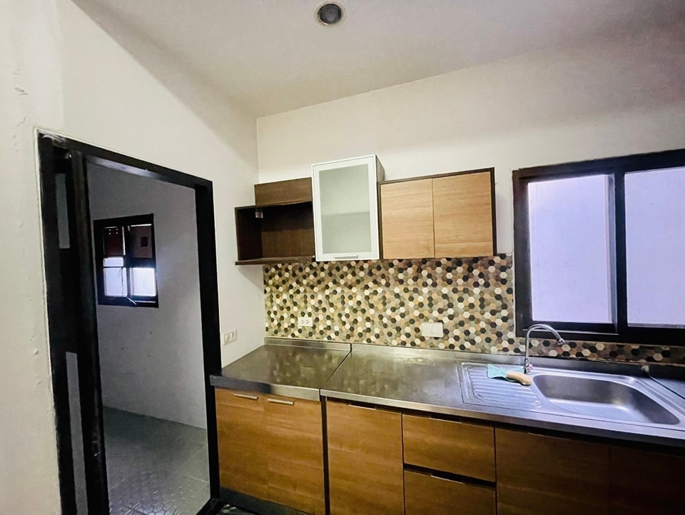 ขายบ้านเลียบทางด่วนรามอินทรา : S-NVN101  ไพรเวท เนอวานา เรสซิเดนซ์ ซอยโยธินพัฒนา ขนาด 54.4ตรว. 3ชั้น พื้นที่ใช้สอย 350 ตรม. 4นอน 4น้ำ 24.99ล้าน 064-959-8900