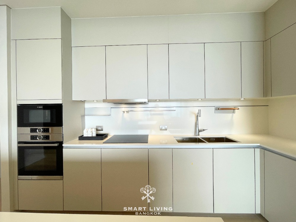 ให้เช่าคอนโดวิทยุ ชิดลม หลังสวน : คอนโดหรูให้เช่าและขาย The Residences at Sindhorn Kempinski หลังสวน ใจกลางเมือง ขนาดกว้าง 356 ตร.ม 5 ห้องนอน 7 ห้องน้ำ เหมาะสำหรับนักลงทุนและผู้มองหาคอนโดพรีเมียม Bangkok