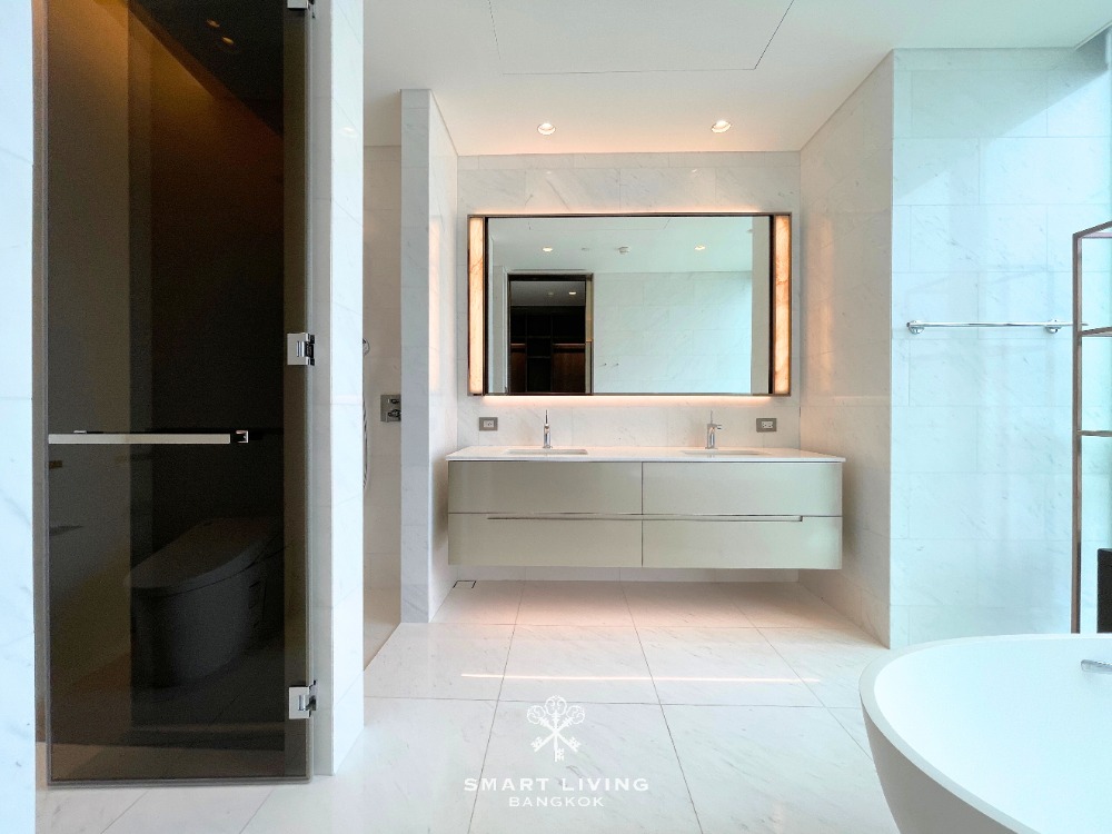 ให้เช่าคอนโดวิทยุ ชิดลม หลังสวน : คอนโดหรูให้เช่าและขาย The Residences at Sindhorn Kempinski หลังสวน ใจกลางเมือง ขนาดกว้าง 356 ตร.ม 5 ห้องนอน 7 ห้องน้ำ เหมาะสำหรับนักลงทุนและผู้มองหาคอนโดพรีเมียม Bangkok