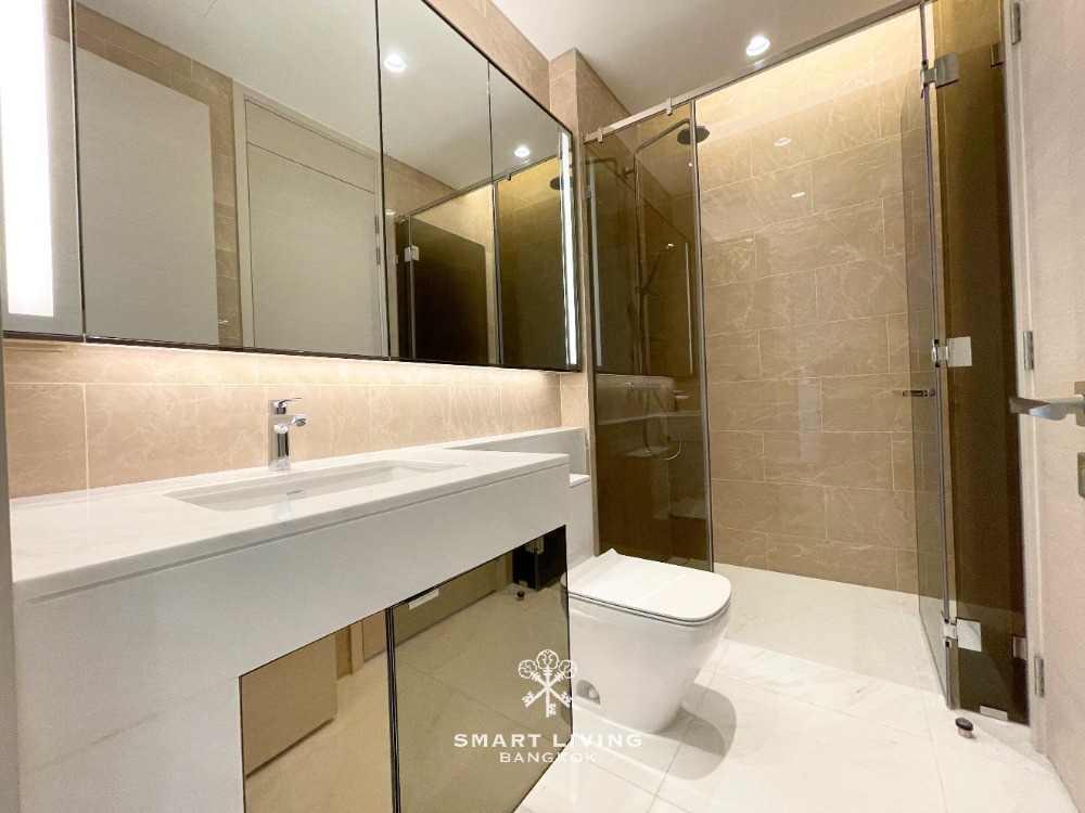 ให้เช่าคอนโดวิทยุ ชิดลม หลังสวน : คอนโดหรูให้เช่าและขาย The Residences at Sindhorn Kempinski หลังสวน ใจกลางเมือง ขนาดกว้าง 356 ตร.ม 5 ห้องนอน 7 ห้องน้ำ เหมาะสำหรับนักลงทุนและผู้มองหาคอนโดพรีเมียม Bangkok