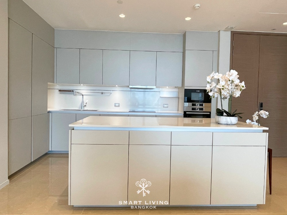 ให้เช่าคอนโดวิทยุ ชิดลม หลังสวน : คอนโดหรูให้เช่าและขาย The Residences at Sindhorn Kempinski หลังสวน ใจกลางเมือง ขนาดกว้าง 356 ตร.ม 5 ห้องนอน 7 ห้องน้ำ เหมาะสำหรับนักลงทุนและผู้มองหาคอนโดพรีเมียม Bangkok