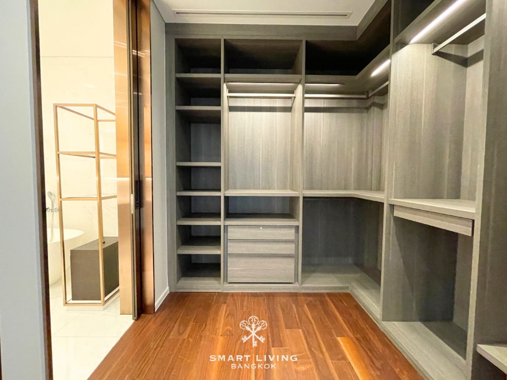 ให้เช่าคอนโดวิทยุ ชิดลม หลังสวน : คอนโดหรูให้เช่าและขาย The Residences at Sindhorn Kempinski หลังสวน ใจกลางเมือง ขนาดกว้าง 356 ตร.ม 5 ห้องนอน 7 ห้องน้ำ เหมาะสำหรับนักลงทุนและผู้มองหาคอนโดพรีเมียม Bangkok