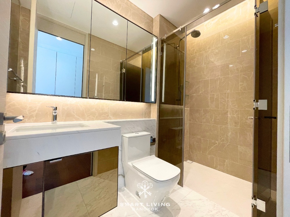 ให้เช่าคอนโดวิทยุ ชิดลม หลังสวน : คอนโดหรูให้เช่าและขาย The Residences at Sindhorn Kempinski หลังสวน ใจกลางเมือง ขนาดกว้าง 356 ตร.ม 5 ห้องนอน 7 ห้องน้ำ เหมาะสำหรับนักลงทุนและผู้มองหาคอนโดพรีเมียม Bangkok