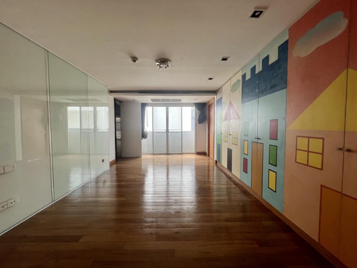 ขายบ้านสุขุมวิท อโศก ทองหล่อ : 📢👇 Luxury 5-storeys , 2 combine house  for sale , with in-house lift, layout functional , 2 double volume living room1 hometheatre, 1 work-out room with jacuzzi