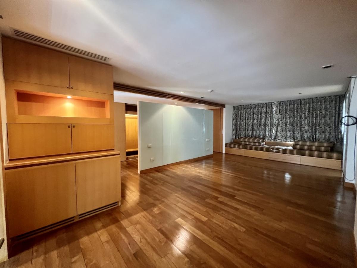 ขายบ้านสุขุมวิท อโศก ทองหล่อ : 📢👇 Luxury 5-storeys , 2 combine house  for sale , with in-house lift, layout functional , 2 double volume living room1 hometheatre, 1 work-out room with jacuzzi